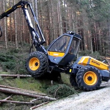 Hledám operátora na Harvestor Sampo 1046 probírky 