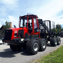 Operátor vyvážecího traktoru